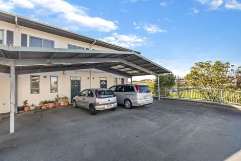Photo of property in 2/150 Chapel Road, Flat Bush, Auckland, 2019