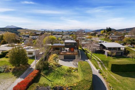 Photo of property in 75 Beacon Point Road, Wanaka, 9305