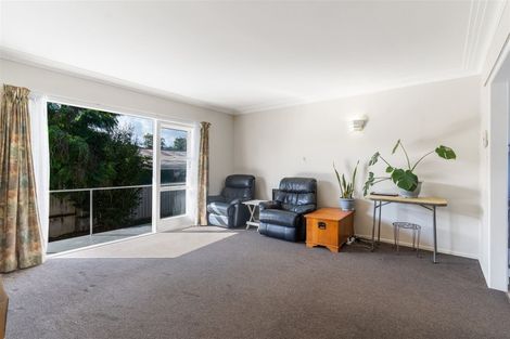 Photo of property in 2/14 South Street, Papakura, 2110