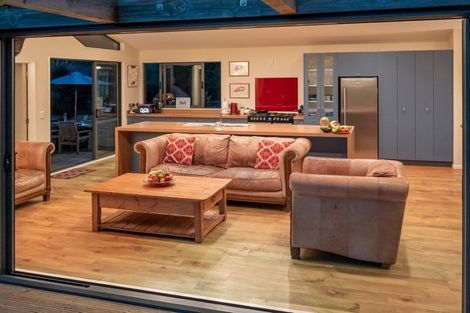 Photo of property in 97 Raukawa Road, Peka Peka, Waikanae, 5391