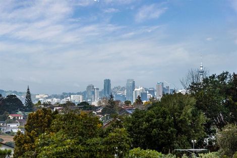 Photo of property in 1/301 Sunset Road, Sunnynook, Auckland, 0632