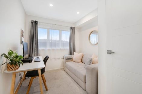 Photo of property in 2/3 Coronation Road, Hillcrest, Auckland, 0627