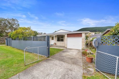 Photo of property in 26 Coates Street, Tawa, Wellington, 5028