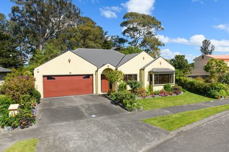 Photo of property in 11 La Lena Grove, Fitzherbert, Palmerston North, 4410