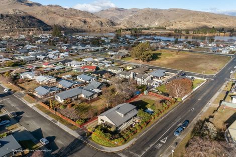 Photo of property in 54 Molyneux Avenue, Cromwell, 9310