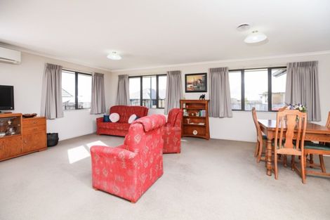 Photo of property in 10 Ruske Place, Grandview Heights, Hamilton, 3200