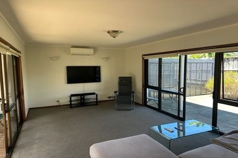 Photo of property in 3/8 Shakespeare Road, Milford, Auckland, 0620