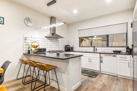 Photo of property in 15a Reynella Drive, Massey, Auckland, 0614