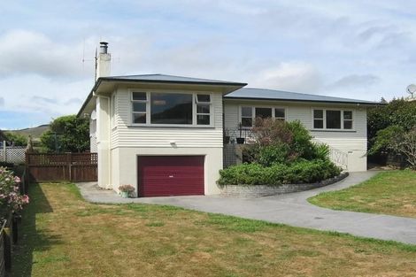 Photo of property in 59 Redwood Avenue, Tawa, Wellington, 5028