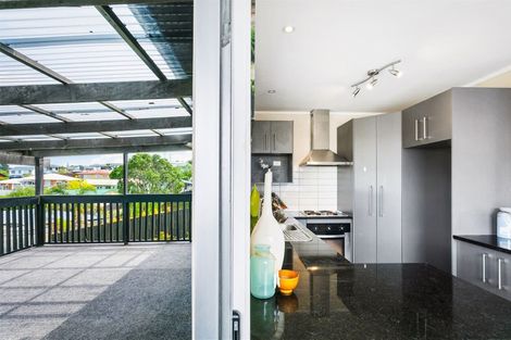Photo of property in 37 Triangle Road, Massey, Auckland, 0614