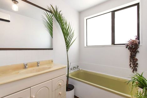 Photo of property in 2/42 Briarmont Street, Avondale, Christchurch, 8061