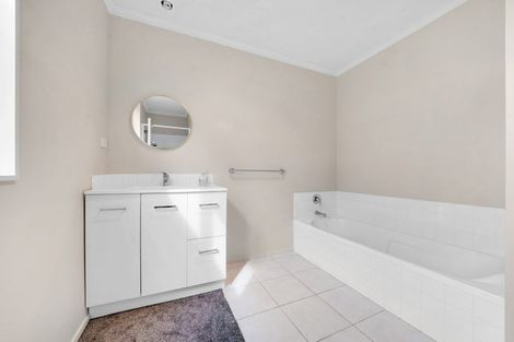 Photo of property in 2 Ritchie Crescent, Takanini, 2112