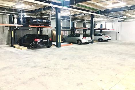 Photo of property in 203/86 Alpha Street, Cambridge, 3434