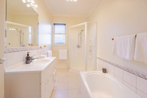 Photo of property in 915 Avenue Road East, Parkvale, Hastings, 4122