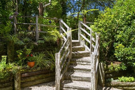 Photo of property in 40 Whakamoenga Point, Acacia Bay, Taupo, 3385