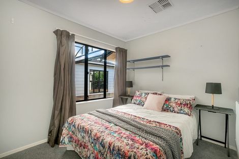 Photo of property in 25 Sunningdale Street, Wattle Downs, Auckland, 2103