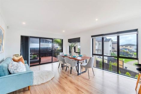 Photo of property in 12 San Casello Rise, Henderson, Auckland, 0612