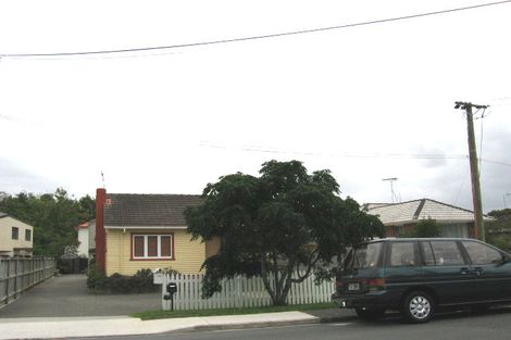 Photo of property in 18a Hillcrest Avenue, Hillcrest, Auckland, 0627