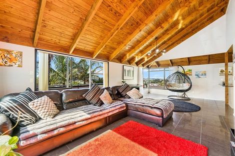 Photo of property in 1/11 Cambric Place, Botany Downs, Auckland, 2010