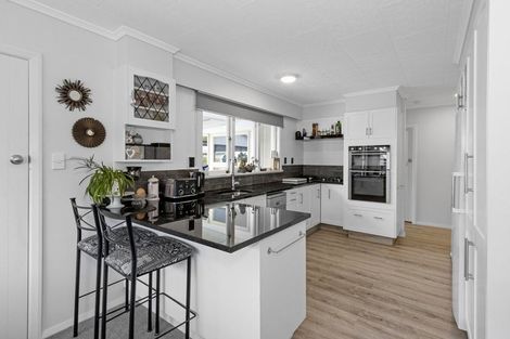 Photo of property in 13 Bickerton Street, Wainoni, Christchurch, 8061