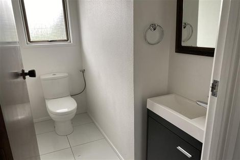 Photo of property in 2/50 Seaview Road, Castor Bay, Auckland, 0620