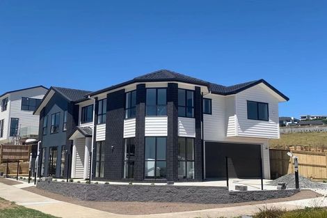 Photo of property in 2 Aklander Rise, Flat Bush, Auckland, 2019