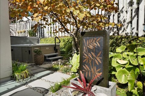 Photo of property in 30 Ngarata Avenue, Mount Maunganui, 3116