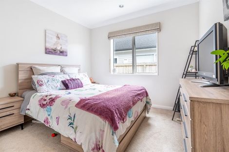 Photo of property in 8 Kohia Way, Huapai, Kumeu, 0810