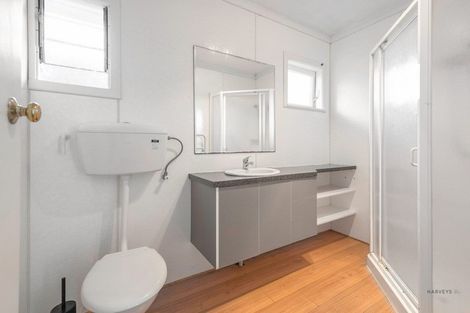 Photo of property in 32 Captain Scott Road, Glen Eden, Auckland, 0602