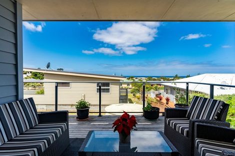 Photo of property in 5 Marram Place, Mangawhai Heads, Mangawhai, 0505
