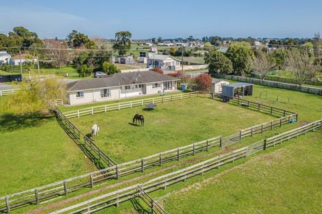 Photo of property in 140 Mako Mako Road, Levin, 5510