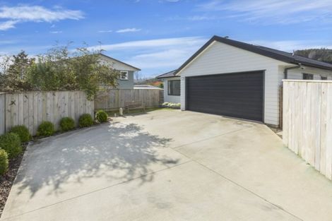 Photo of property in 14 Poppy Watts Grove, Stokes Valley, Lower Hutt, 5019