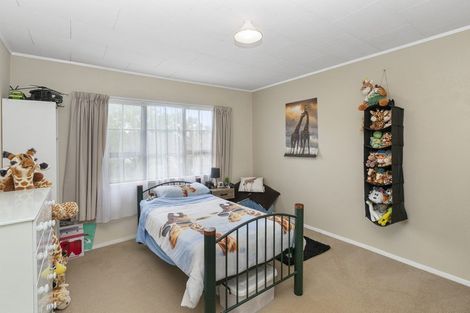 Photo of property in 14 Holmes Drive South, West Harbour, Auckland, 0618