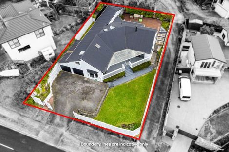 Photo of property in 4 Raphael Place, West Harbour, Auckland, 0618