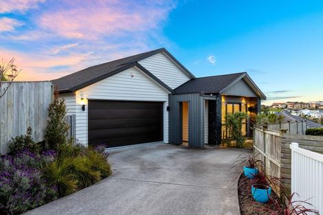 Photo of property in 20 Kiwa Crescent, Gulf Harbour, Whangaparaoa, 0930