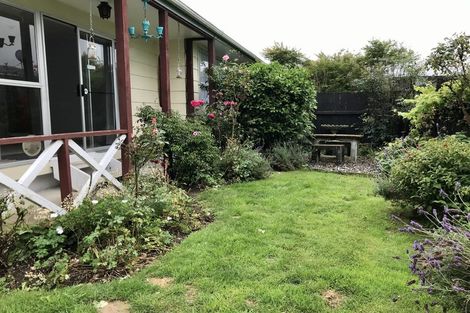 Photo of property in 38b Palmer Crescent, Silverstream, Upper Hutt, 5019