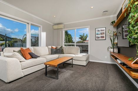 Photo of property in 49 Compton Street, Hillcrest, Auckland, 0627