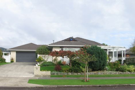 Photo of property in 6 Cranbrook Grove, Waikanae, 5036