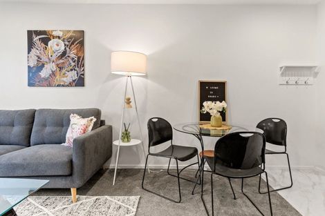 Photo of property in 19/10 Fathom Place, Te Atatu Peninsula, Auckland, 0610