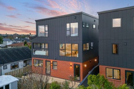 Photo of property in 16c Egremont Street, Belmont, Auckland, 0622