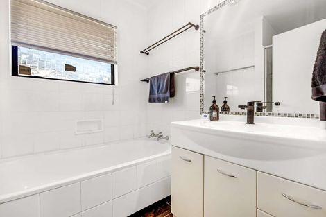 Photo of property in 10 Kentucky Crescent, Nawton, Hamilton, 3200