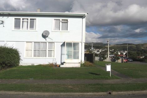 Photo of property in 2-4 Worcester Place, Cannons Creek, Porirua, 5024