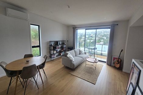 Photo of property in 52 Tiketike Way, Brooklyn, Wellington, 6021