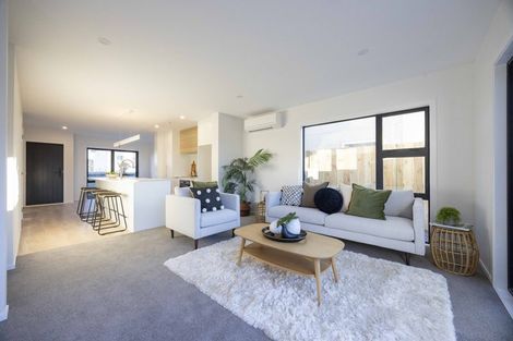 Photo of property in 2 Tarapuka Road, Kenepuru, 5022