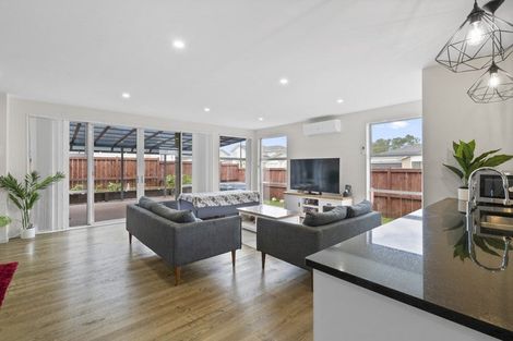 Photo of property in 40 Sapwood Crescent, Takanini, 2110