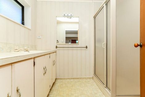 Photo of property in 10 Roy Terrace, Moturoa, New Plymouth, 4310