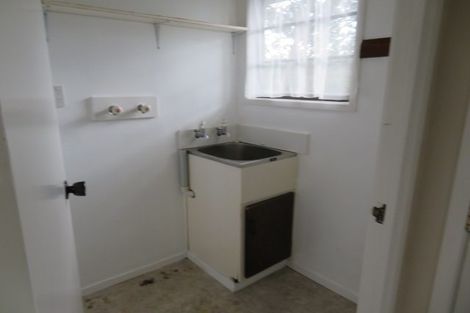 Photo of property in 15 Beihlers Road, Weymouth, Auckland, 2103