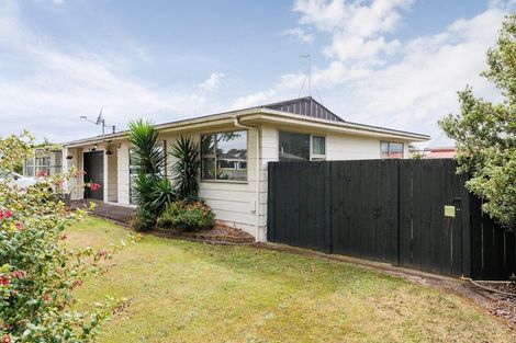 Photo of property in 1b John F Kennedy Drive, Milson, Palmerston North, 4414