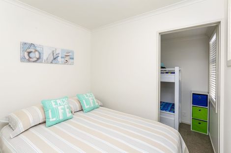 Photo of property in 90 Seventh Avenue, Urenui, 4377