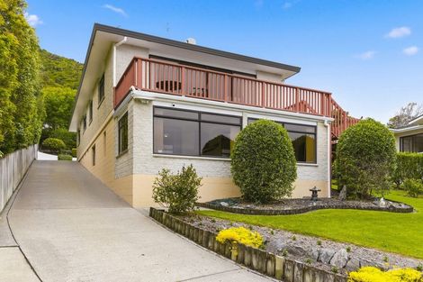 Photo of property in 51 Kotare Street, Waikanae, 5036